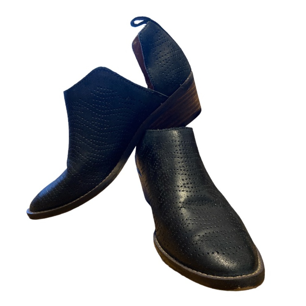 Lucky Brand Fayth 2 bootie - size 7.5 Navy